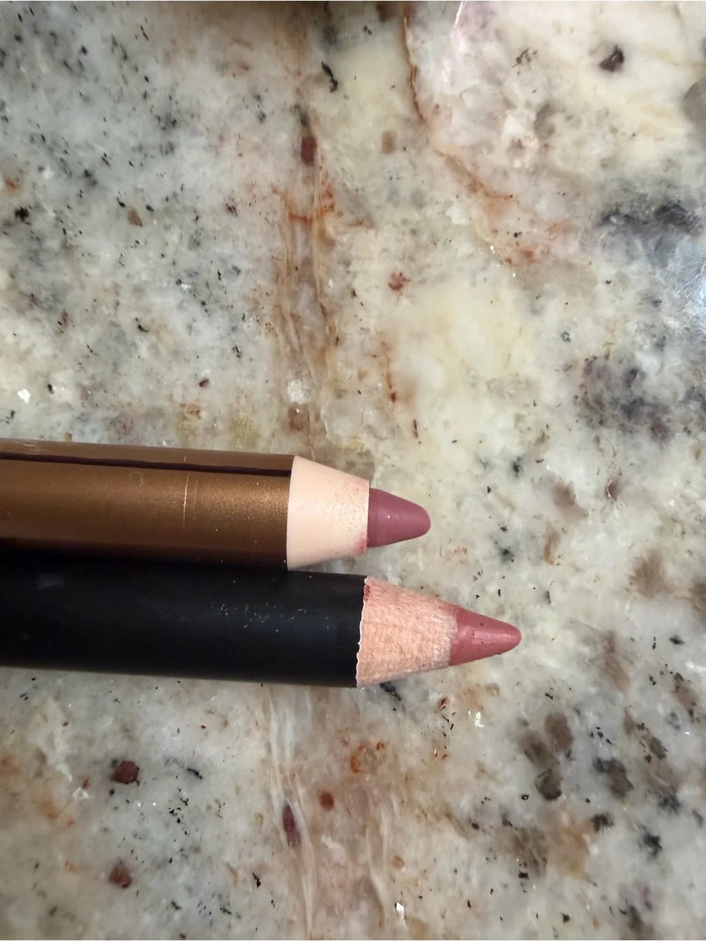 Lillie BUNDLE, Rare Beauty, Lawless, Charlotte Tilbury